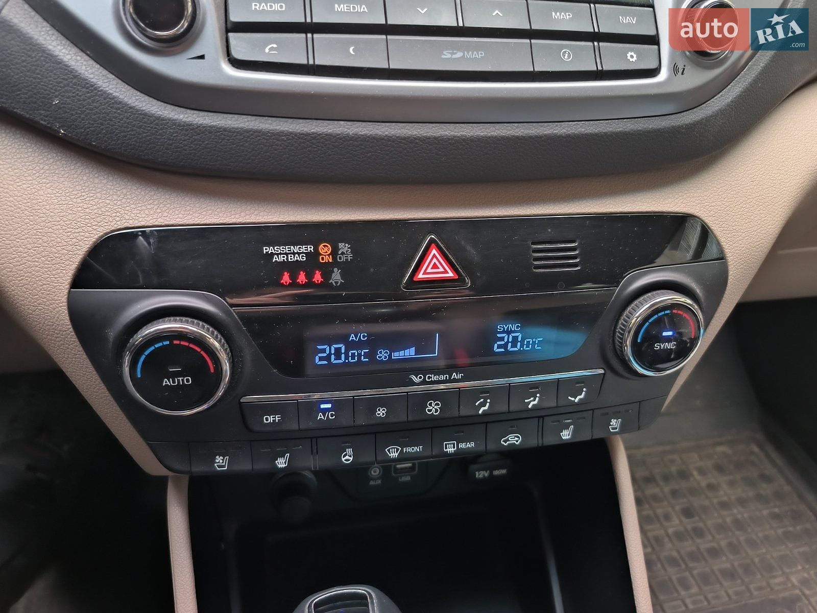 Hyundai Tucson 2016 VIN TMAJ3813DHJ284284 фото оголошення 16 з 24