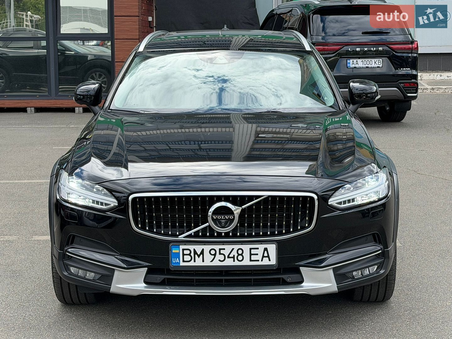 Volvo V90 Cross Country 2019 VIN YV1PZ68TCL1102981 фото оголошення 2 з 48