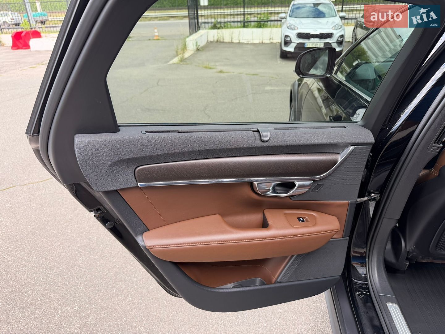 Volvo V90 Cross Country 2019 VIN YV1PZ68TCL1102981 фото оголошення 16 з 48