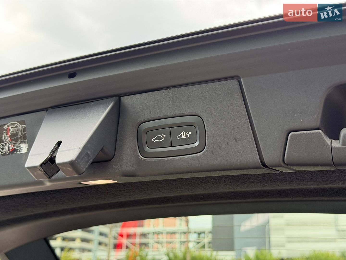 Volvo V90 Cross Country 2019 VIN YV1PZ68TCL1102981 фото оголошення 24 з 48
