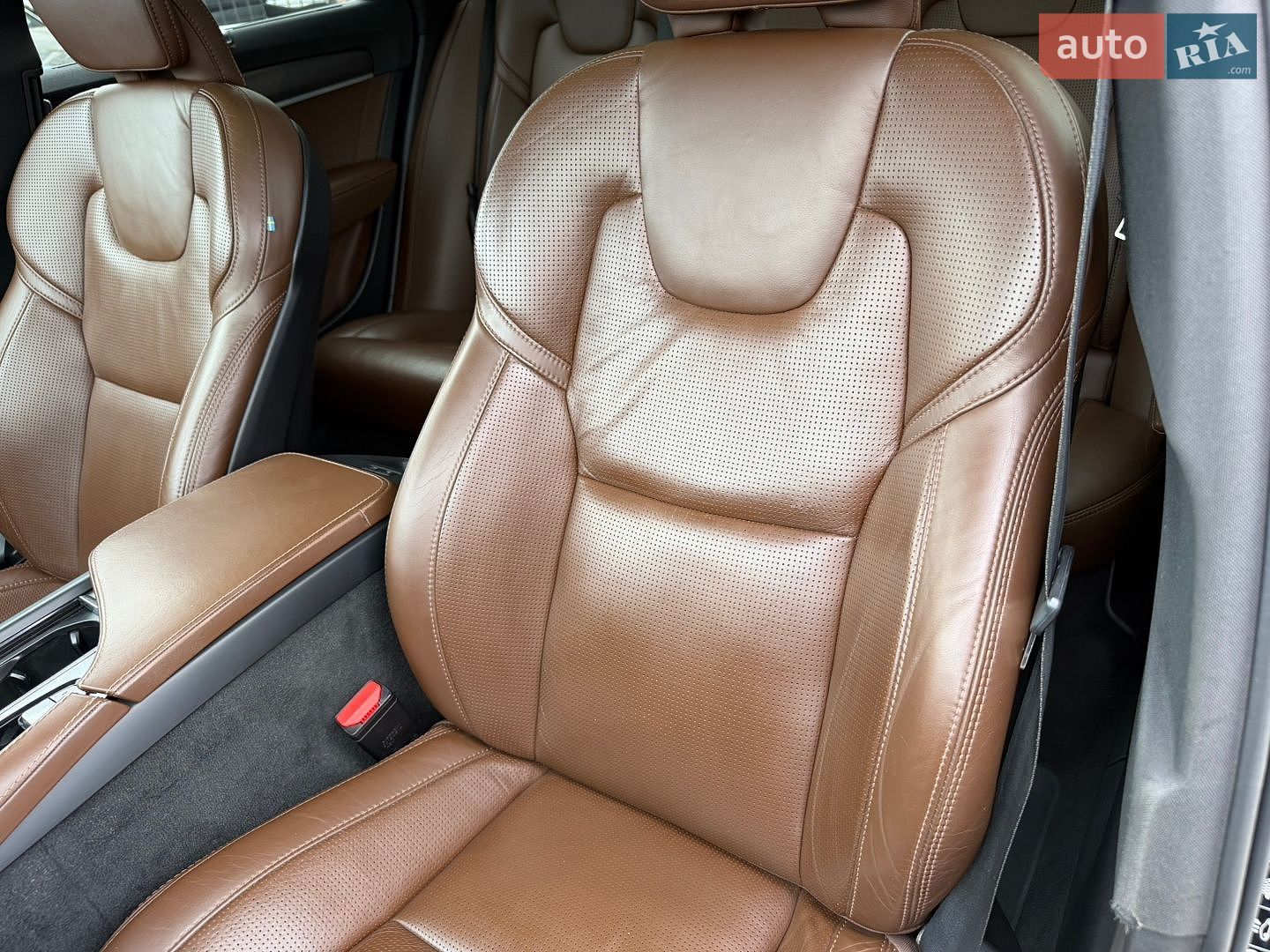 Volvo V90 Cross Country 2019 VIN YV1PZ68TCL1102981 фото оголошення 27 з 48