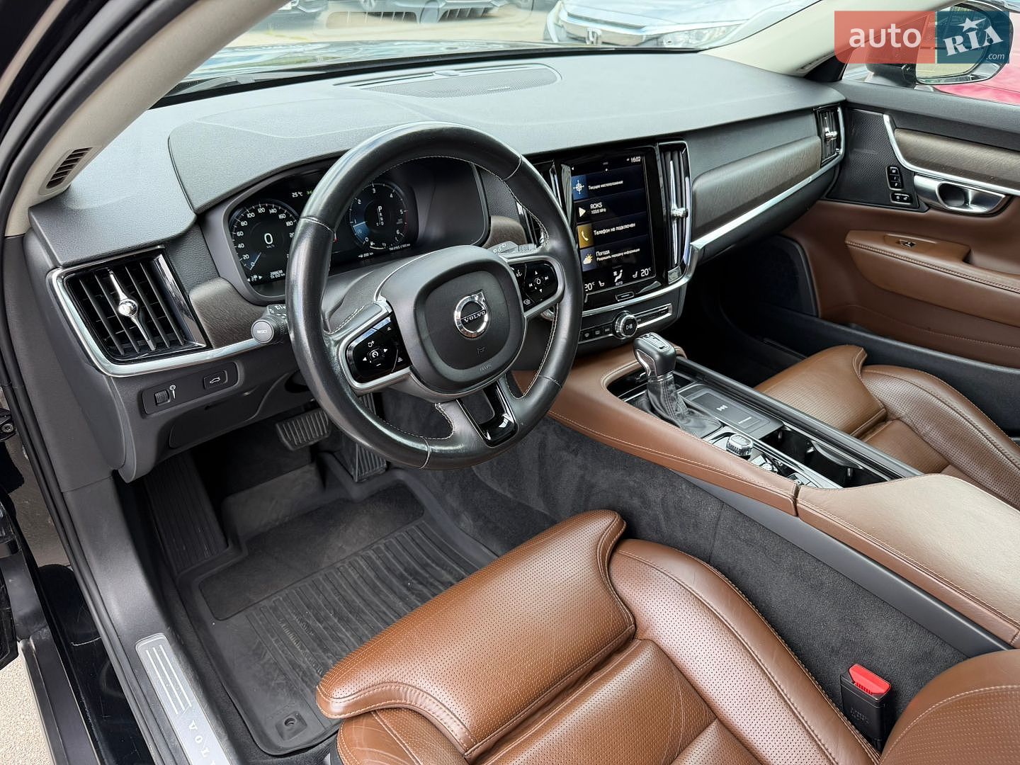 Volvo V90 Cross Country 2019 VIN YV1PZ68TCL1102981 фото оголошення 32 з 48