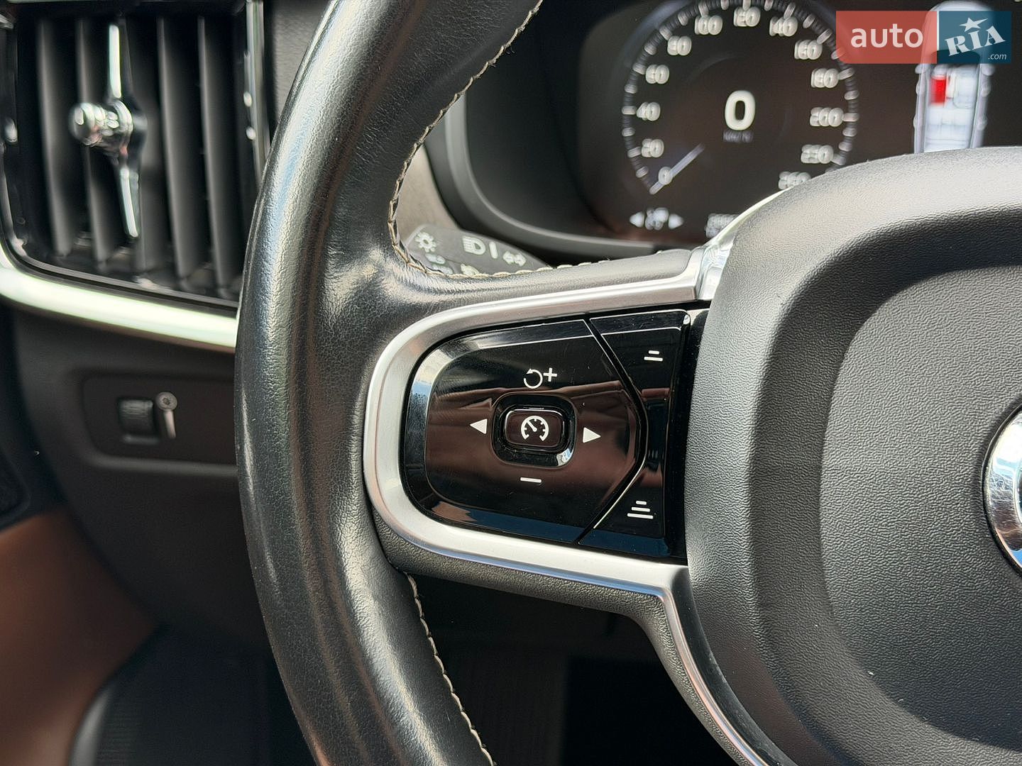 Volvo V90 Cross Country 2019 VIN YV1PZ68TCL1102981 фото оголошення 37 з 48