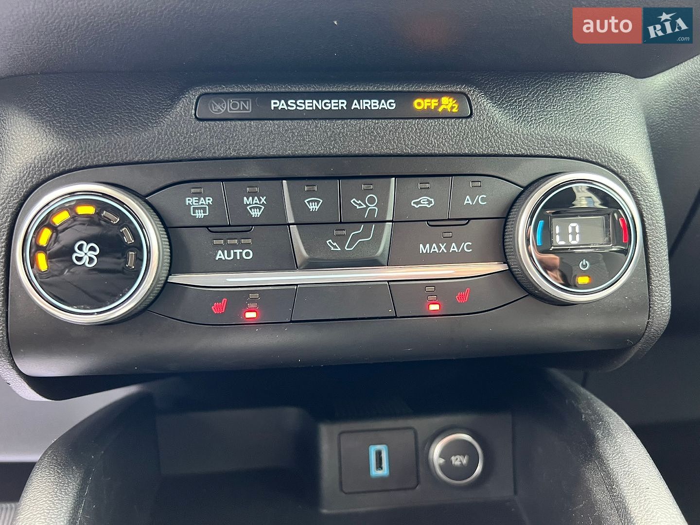 Ford Escape 2020 VIN 1FMCU9G69LUB34806 фото оголошення 16 з 28