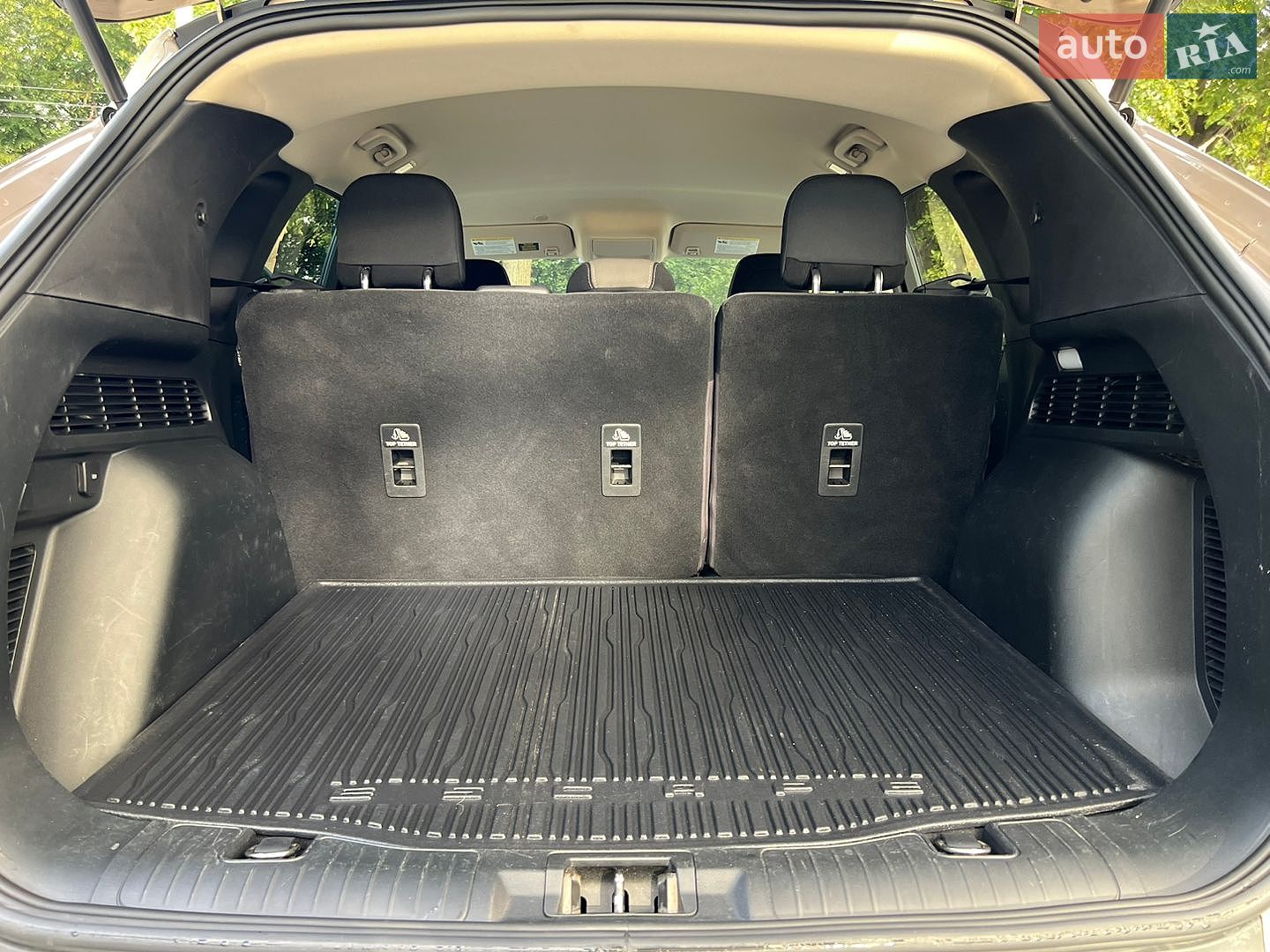 Ford Escape 2020 VIN 1FMCU9G69LUB34806 фото оголошення 25 з 28