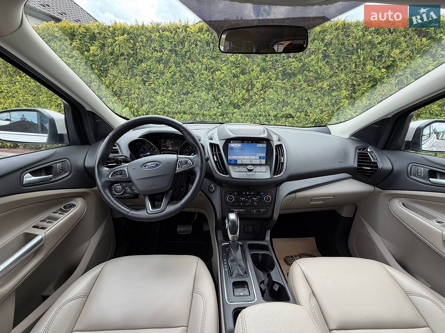 Ford Escape 2019 VIN 1FMCU0HD0KUB94500 фото оголошення 5 з 53