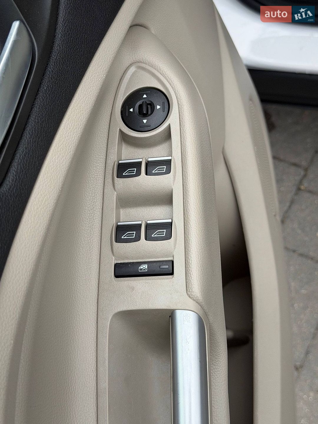 Ford Escape 2019 VIN 1FMCU0HD0KUB94500 фото оголошення 19 з 53