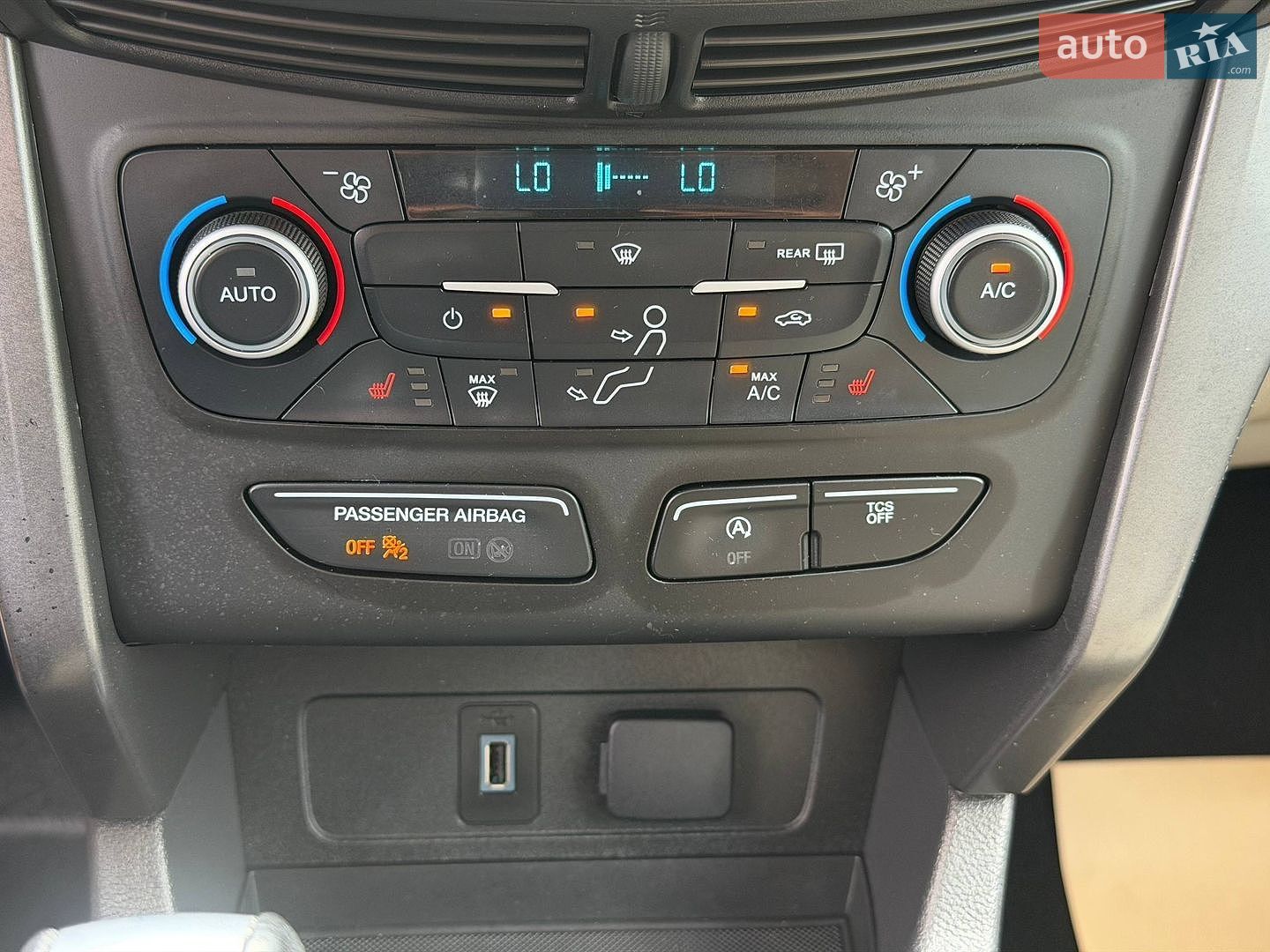Ford Escape 2019 VIN 1FMCU0HD0KUB94500 фото оголошення 31 з 53