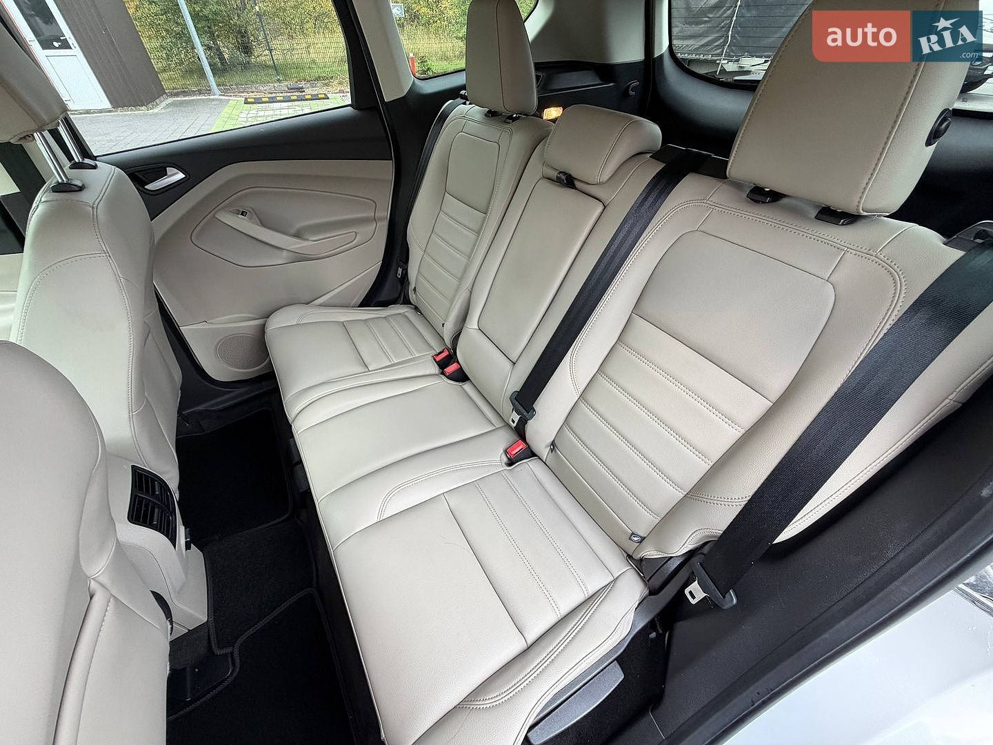 Ford Escape 2019 VIN 1FMCU0HD0KUB94500 фото оголошення 38 з 53