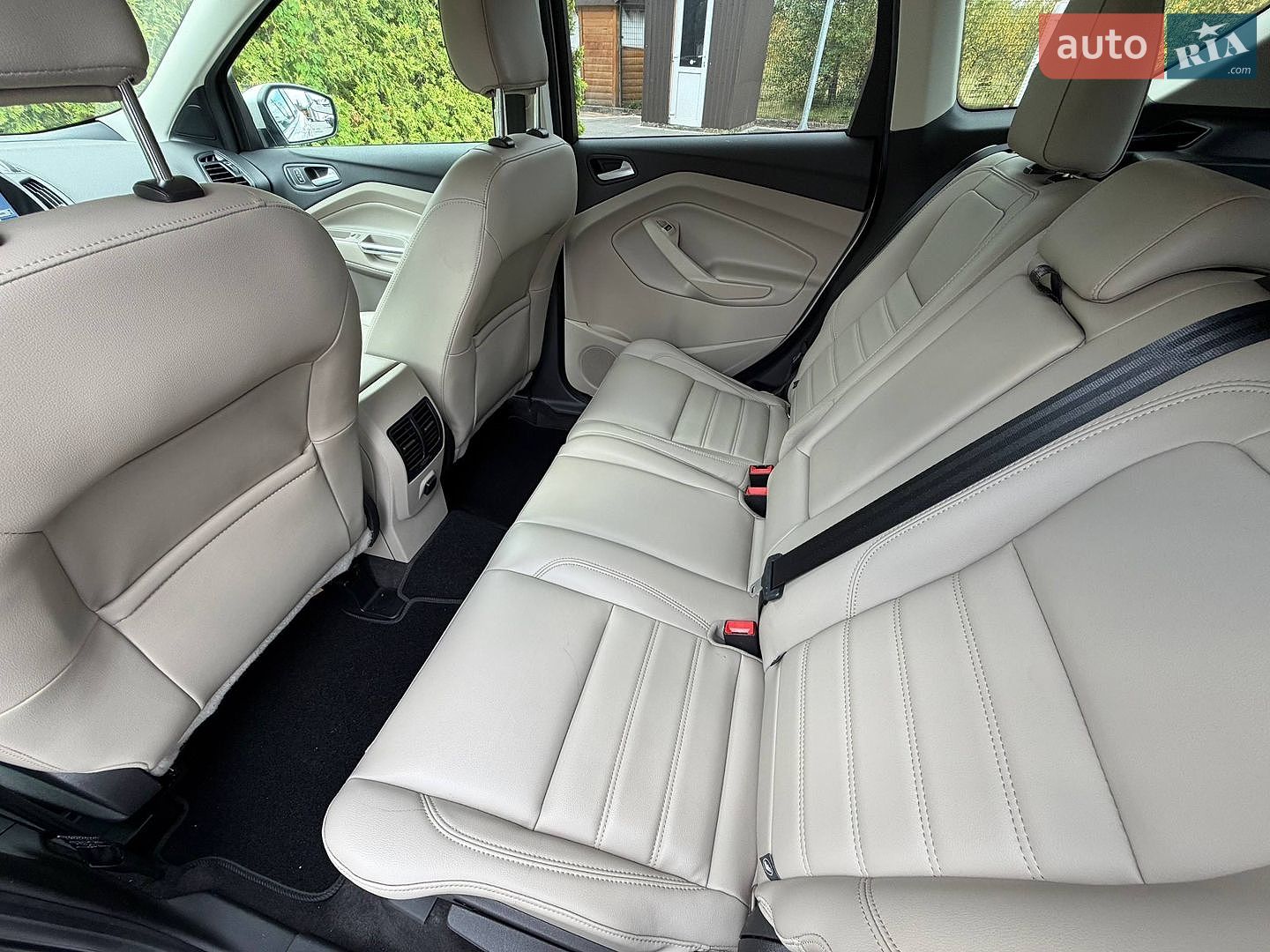 Ford Escape 2019 VIN 1FMCU0HD0KUB94500 фото оголошення 39 з 53