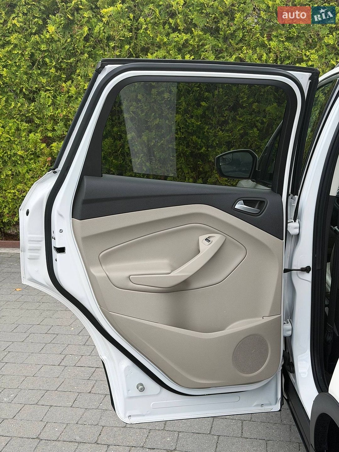 Ford Escape 2019 VIN 1FMCU0HD0KUB94500 фото оголошення 37 з 53