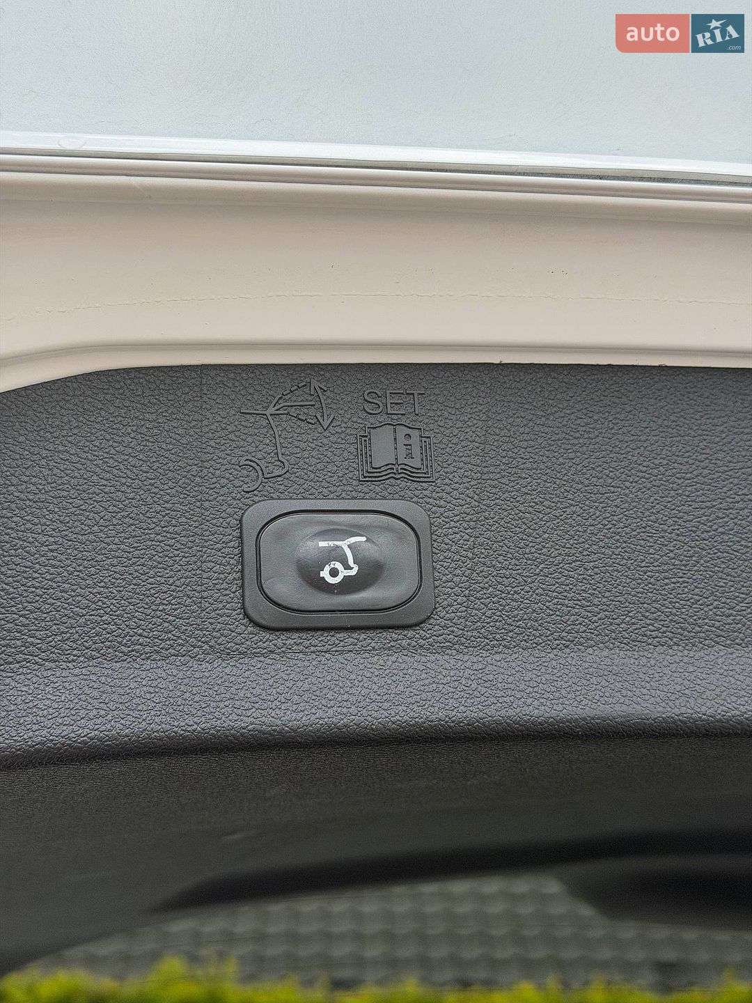 Ford Escape 2019 VIN 1FMCU0HD0KUB94500 фото оголошення 41 з 53
