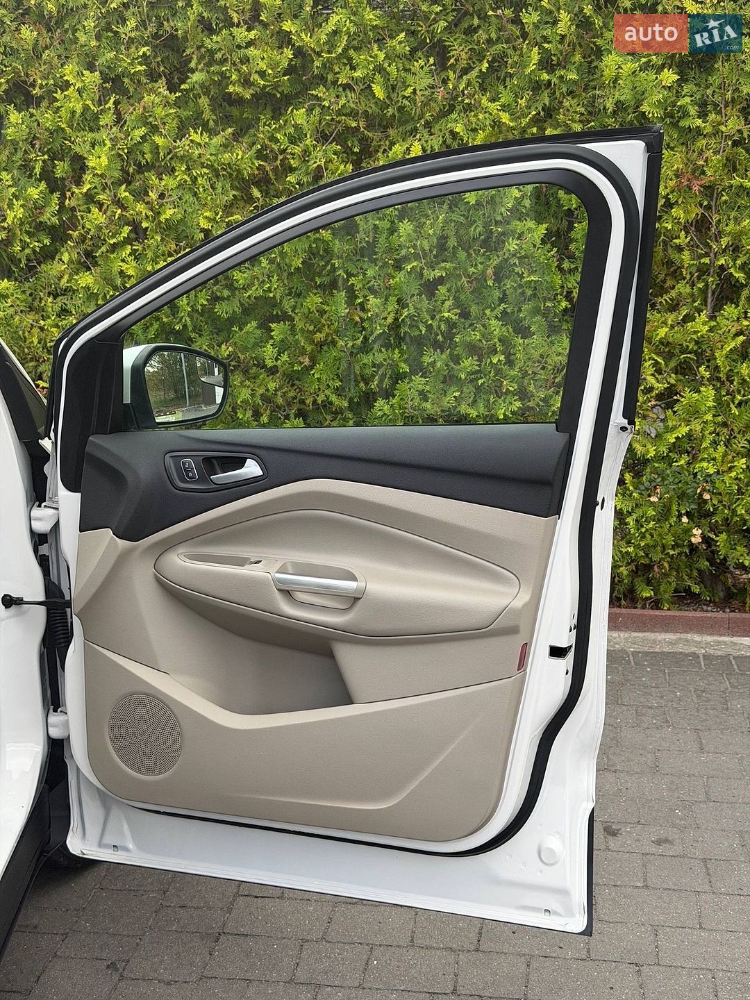 Ford Escape 2019 VIN 1FMCU0HD0KUB94500 фото оголошення 50 з 53