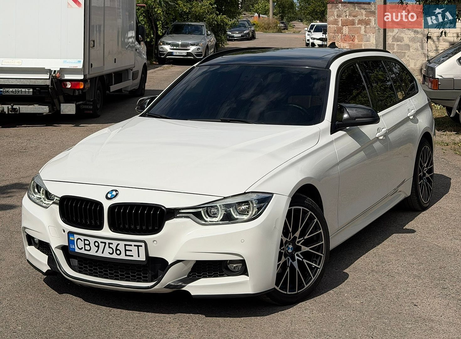 BMW 3 Series 2016 VIN WBA8J1C55HK711252 фото оголошення 13 з 76