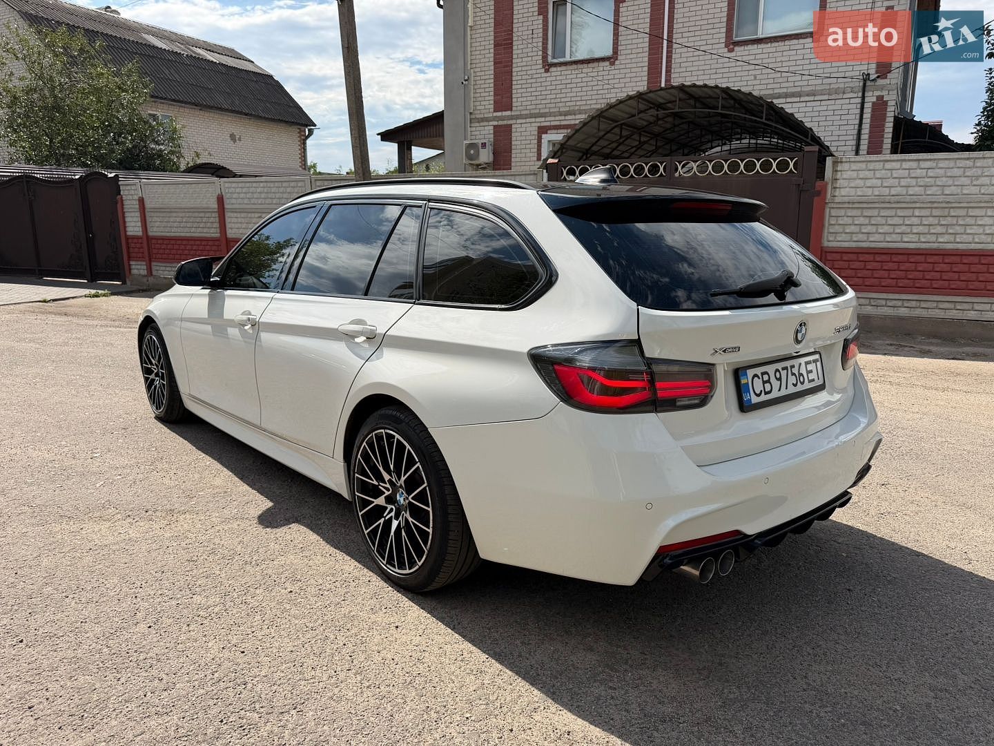 BMW 3 Series 2016 VIN WBA8J1C55HK711252 фото оголошення 21 з 76