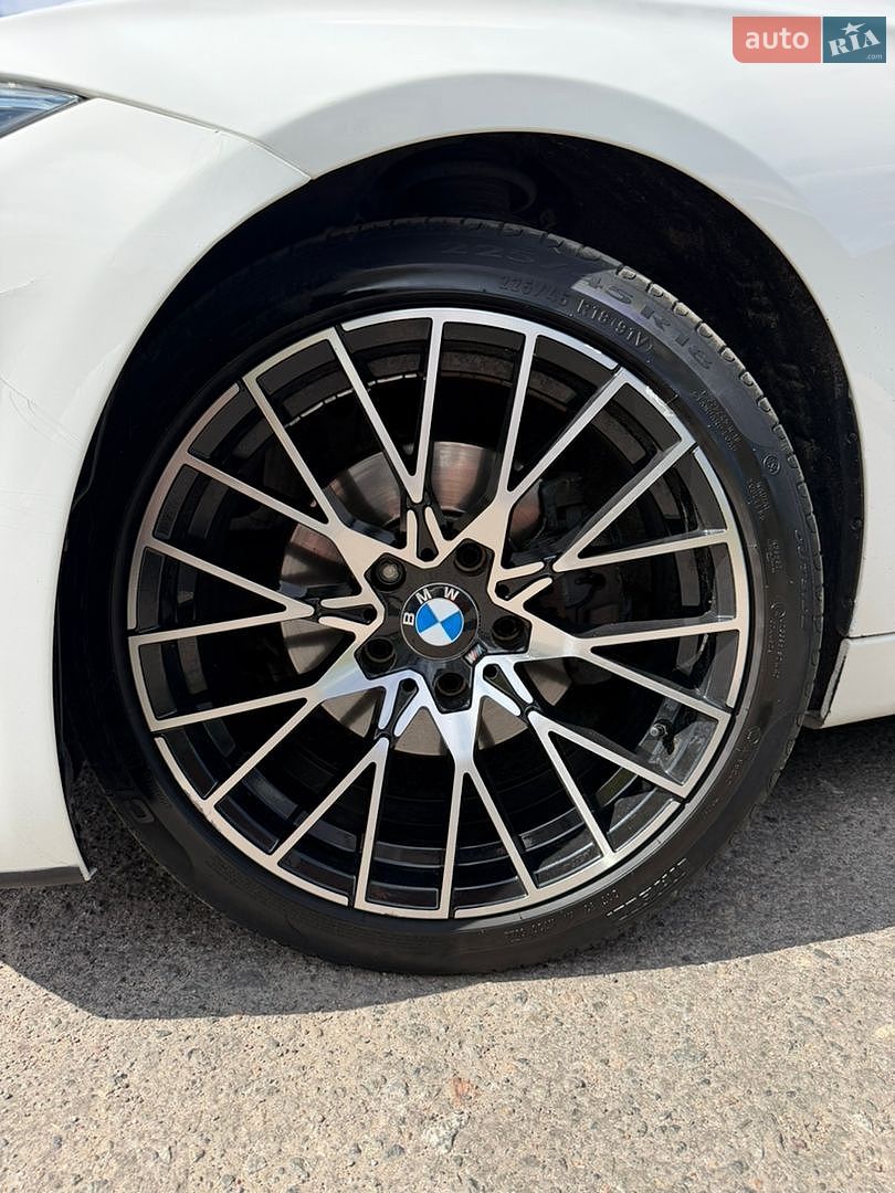 BMW 3 Series 2016 VIN WBA8J1C55HK711252 фото оголошення 23 з 76