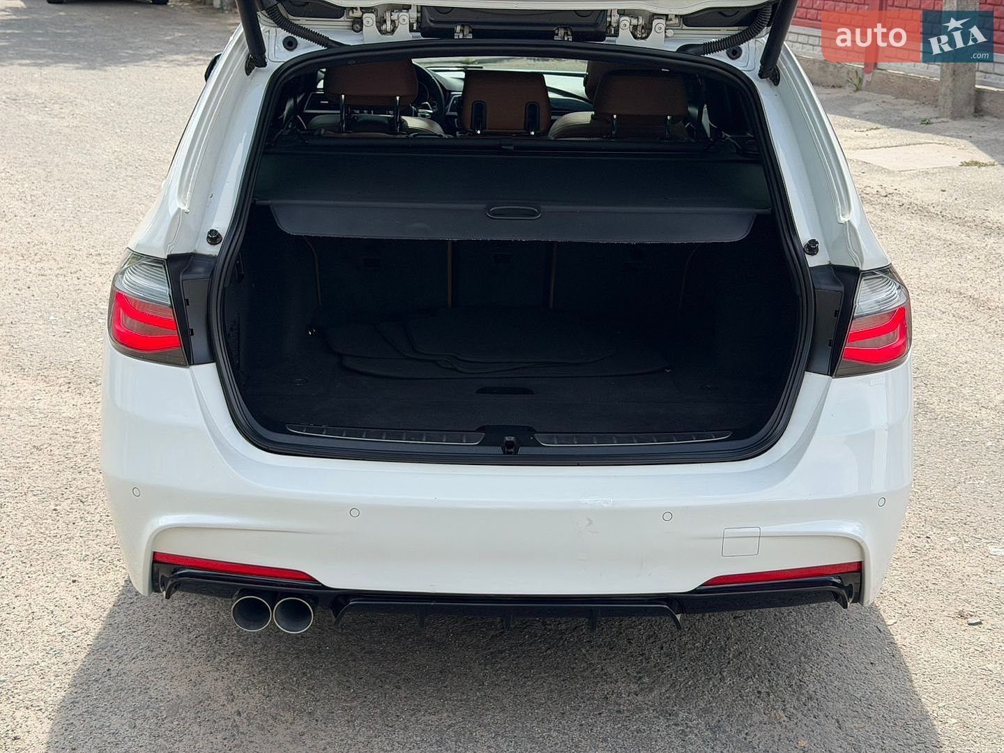 BMW 3 Series 2016 VIN WBA8J1C55HK711252 фото оголошення 25 з 76