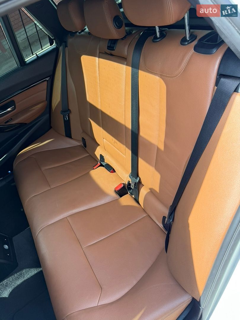 BMW 3 Series 2016 VIN WBA8J1C55HK711252 фото оголошення 43 з 76