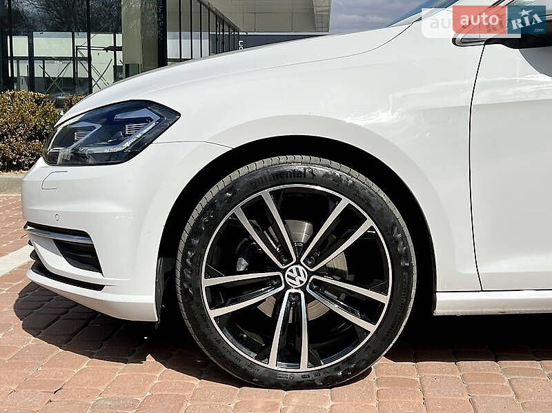 Volkswagen Golf 2017 VIN WVWZZZAUZHP777189 фото оголошення 23 з 44