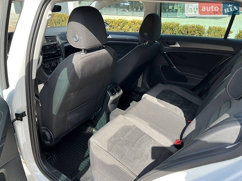 Volkswagen Golf 2017 VIN WVWZZZAUZHP777189 фото оголошення 26 з 44