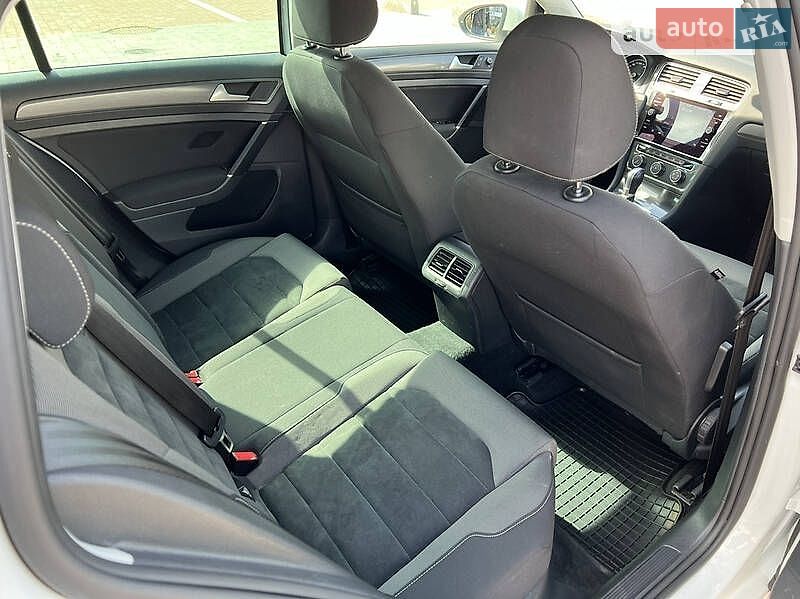 Volkswagen Golf 2017 VIN WVWZZZAUZHP777189 фото оголошення 27 з 44