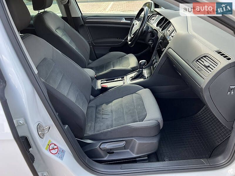 Volkswagen Golf 2017 VIN WVWZZZAUZHP777189 фото оголошення 29 з 44