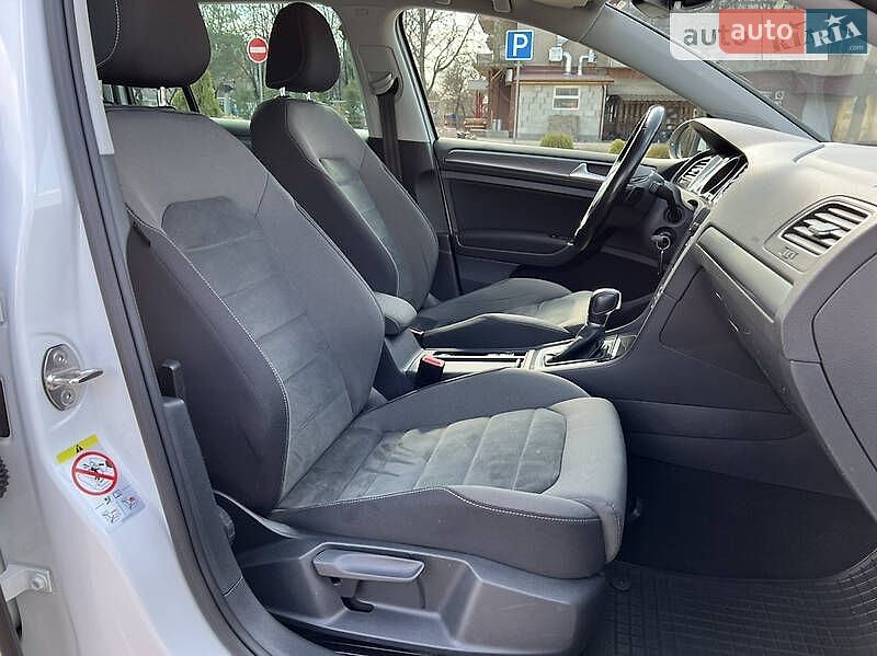 Volkswagen Golf 2017 VIN WVWZZZAUZHP777189 фото оголошення 30 з 44