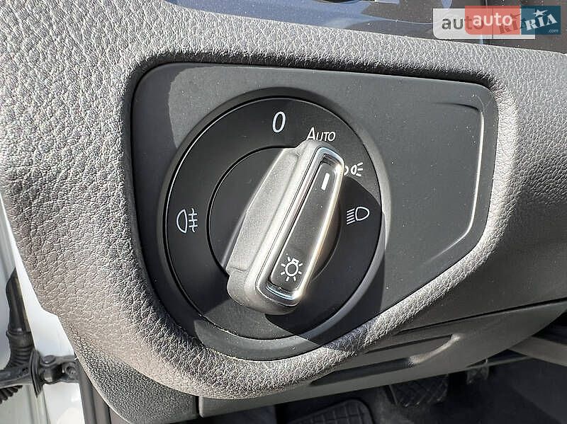 Volkswagen Golf 2017 VIN WVWZZZAUZHP777189 фото оголошення 31 з 44