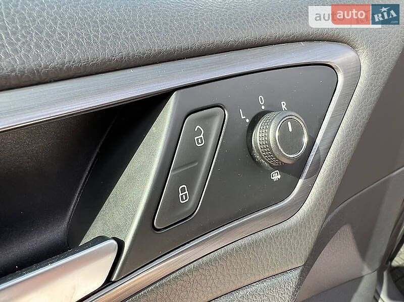 Volkswagen Golf 2017 VIN WVWZZZAUZHP777189 фото оголошення 34 з 44