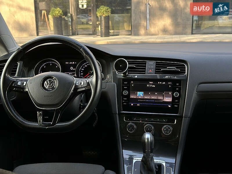 Volkswagen Golf 2017 VIN WVWZZZAUZHP777189 фото оголошення 43 з 44