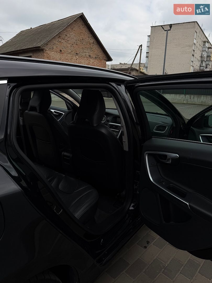 Volvo V60 2012 VIN YV1FW8256C1074245 фото оголошення 10 з 32