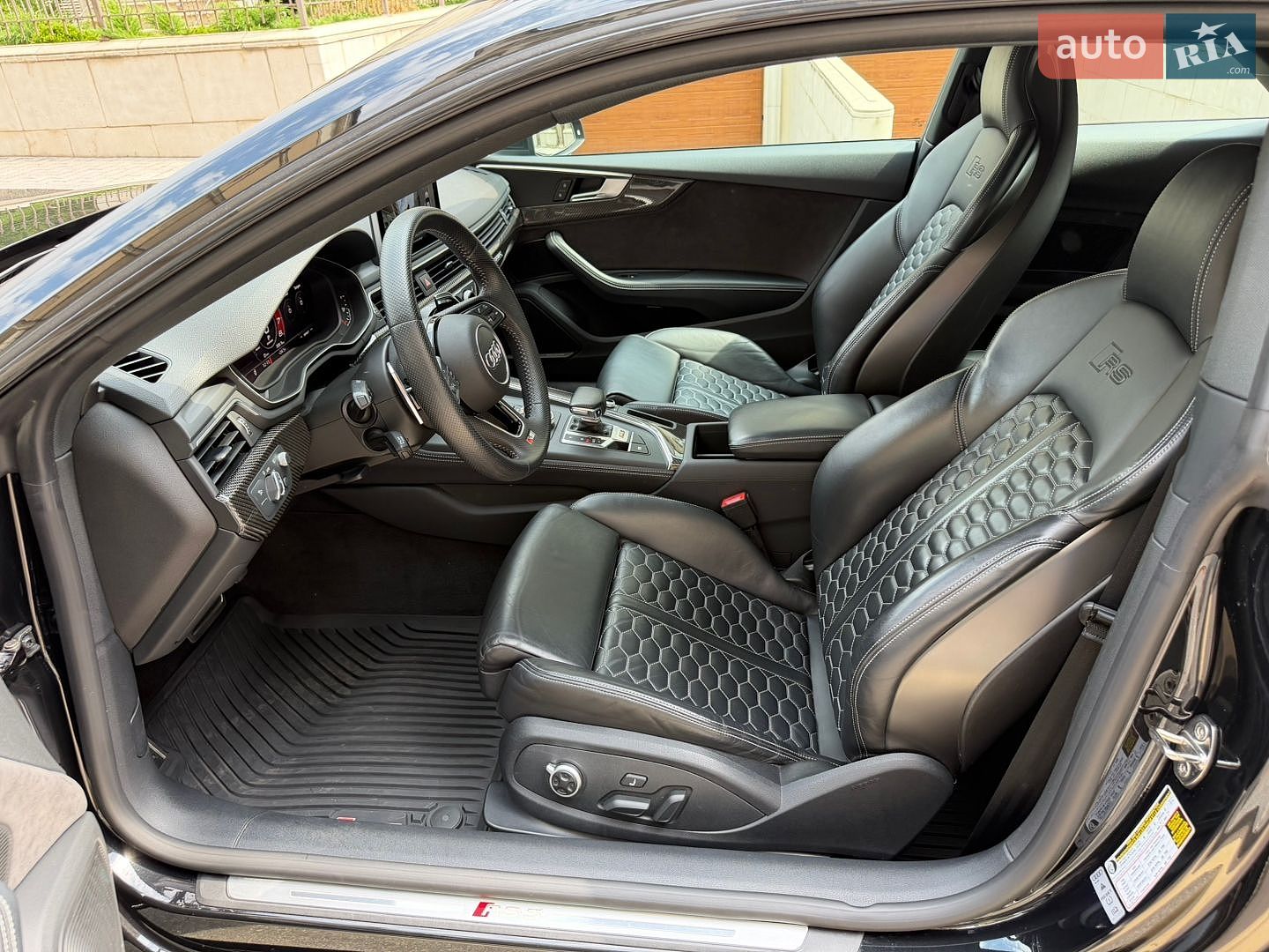 Audi RS5 2018 VIN WUAPWAF52KA901134 фото оголошення 15 з 54