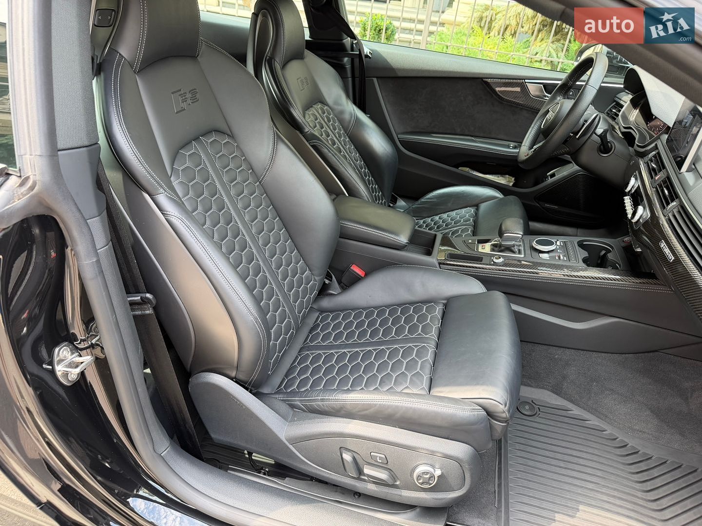 Audi RS5 2018 VIN WUAPWAF52KA901134 фото оголошення 25 з 54