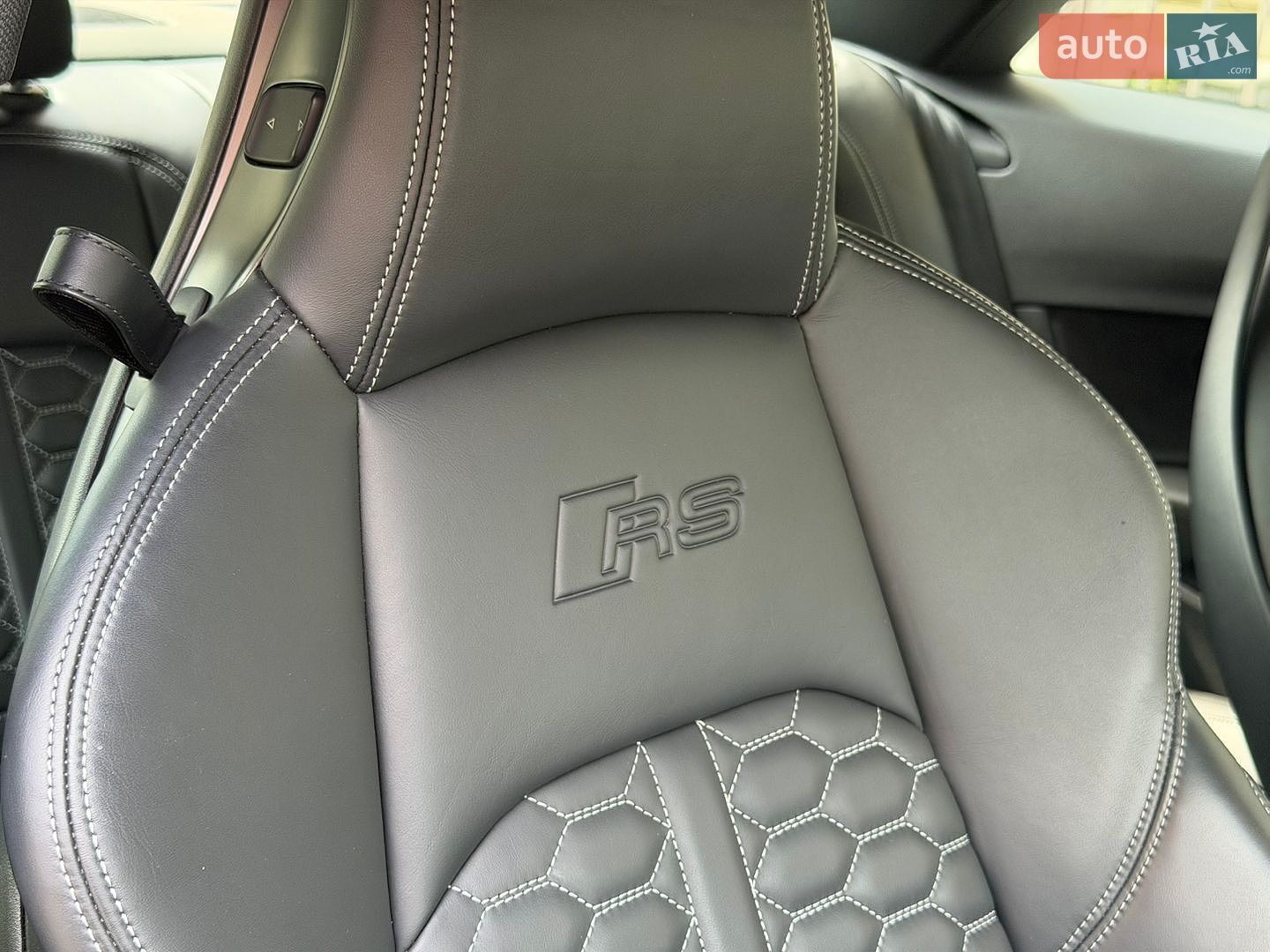 Audi RS5 2018 VIN WUAPWAF52KA901134 фото оголошення 29 з 54