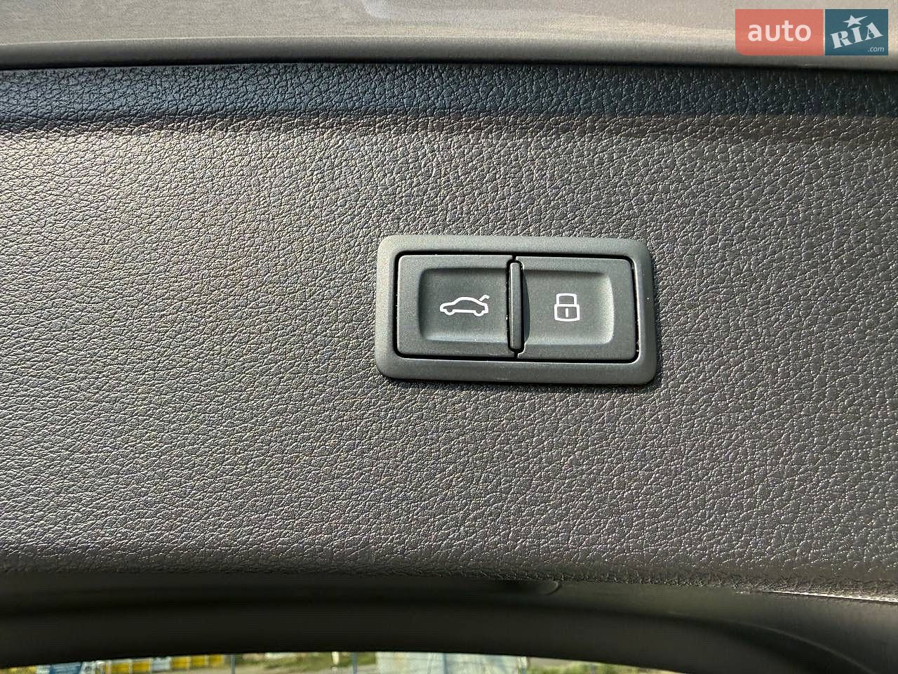 Audi Q5 2017 VIN WA1BNAFY5J2057565 фото оголошення 33 з 53