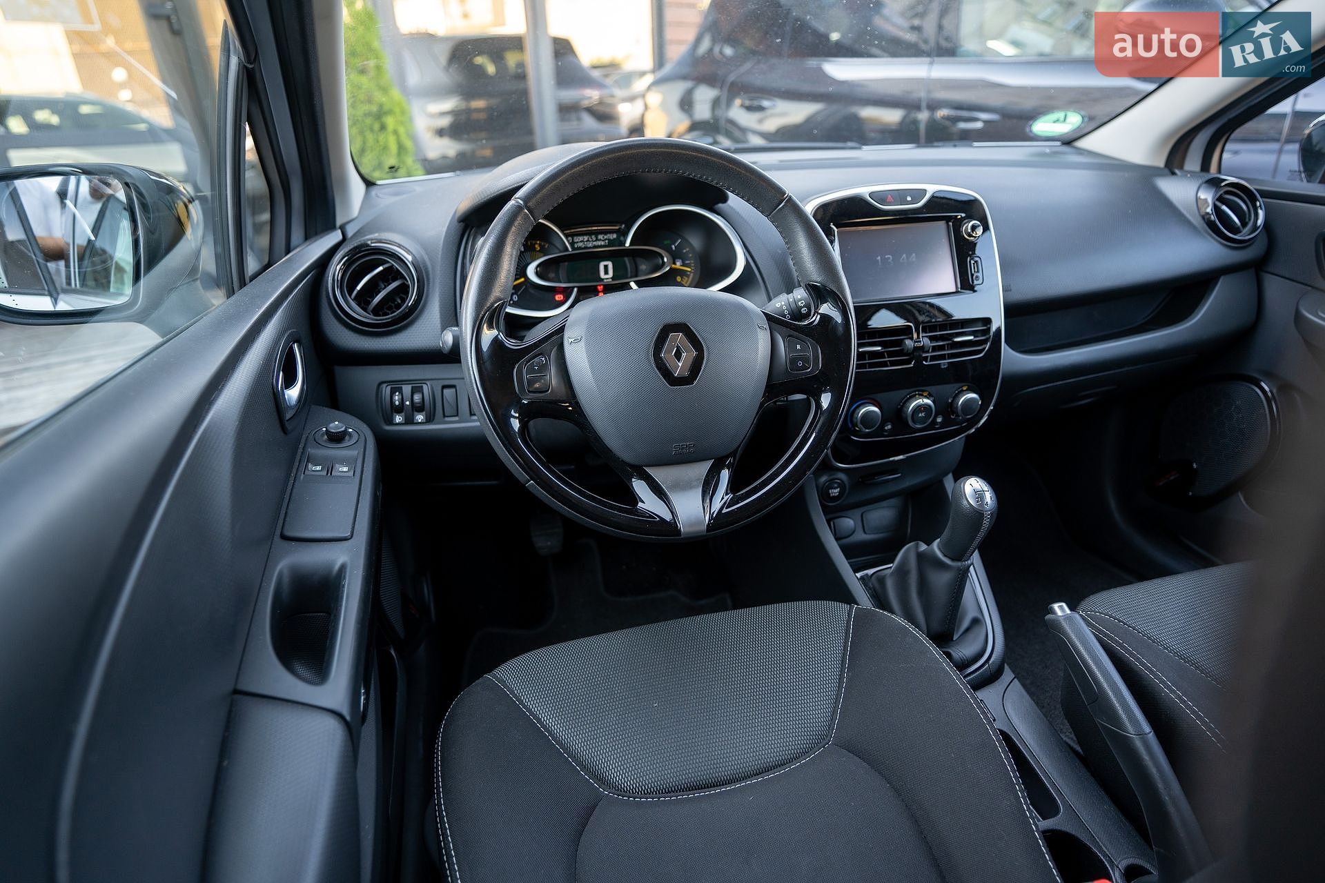 Renault Clio 2015 VIN VF17RJL0H53160916 фото оголошення 16 з 24