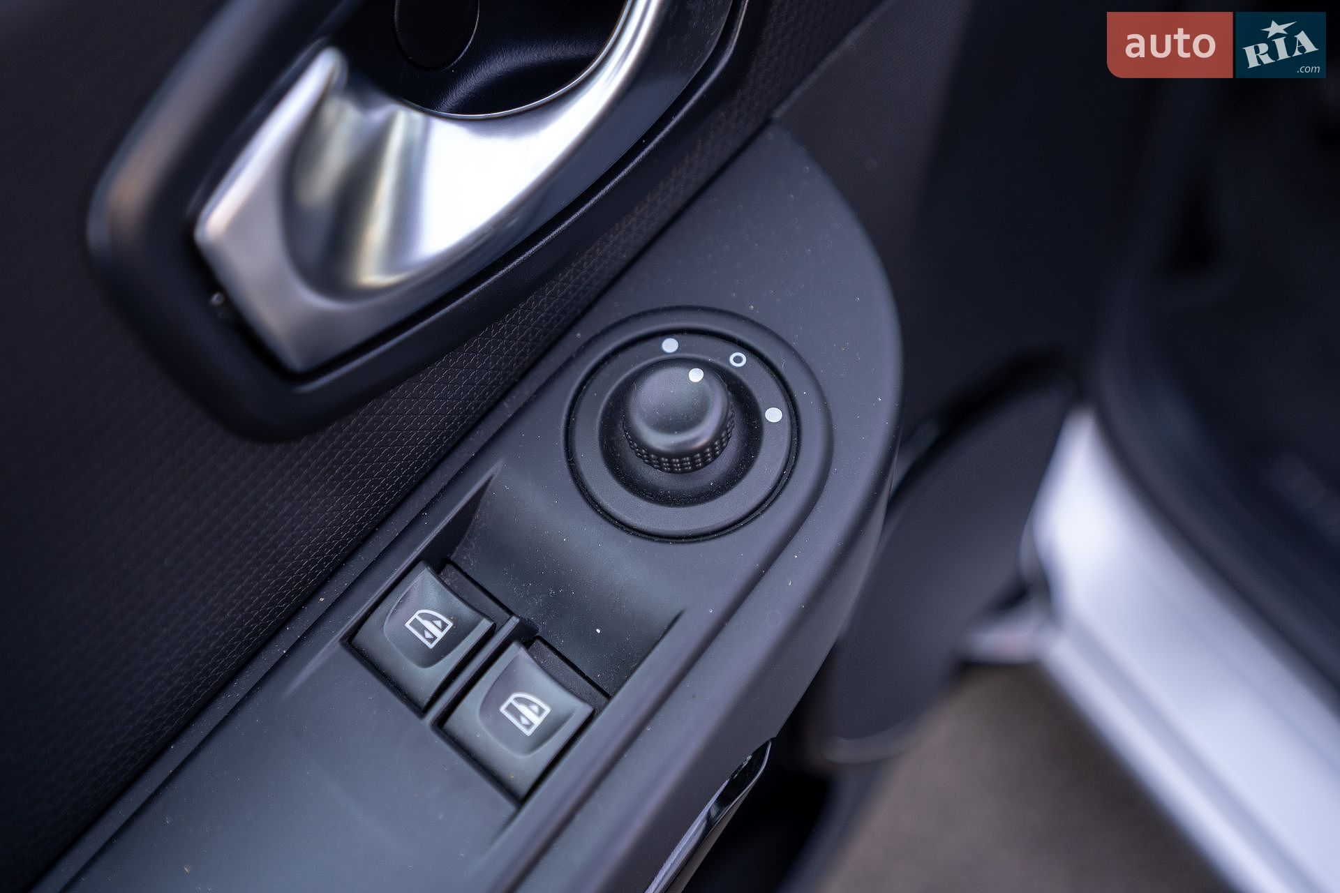 Renault Clio 2015 VIN VF17RJL0H53160916 фото оголошення 15 з 24