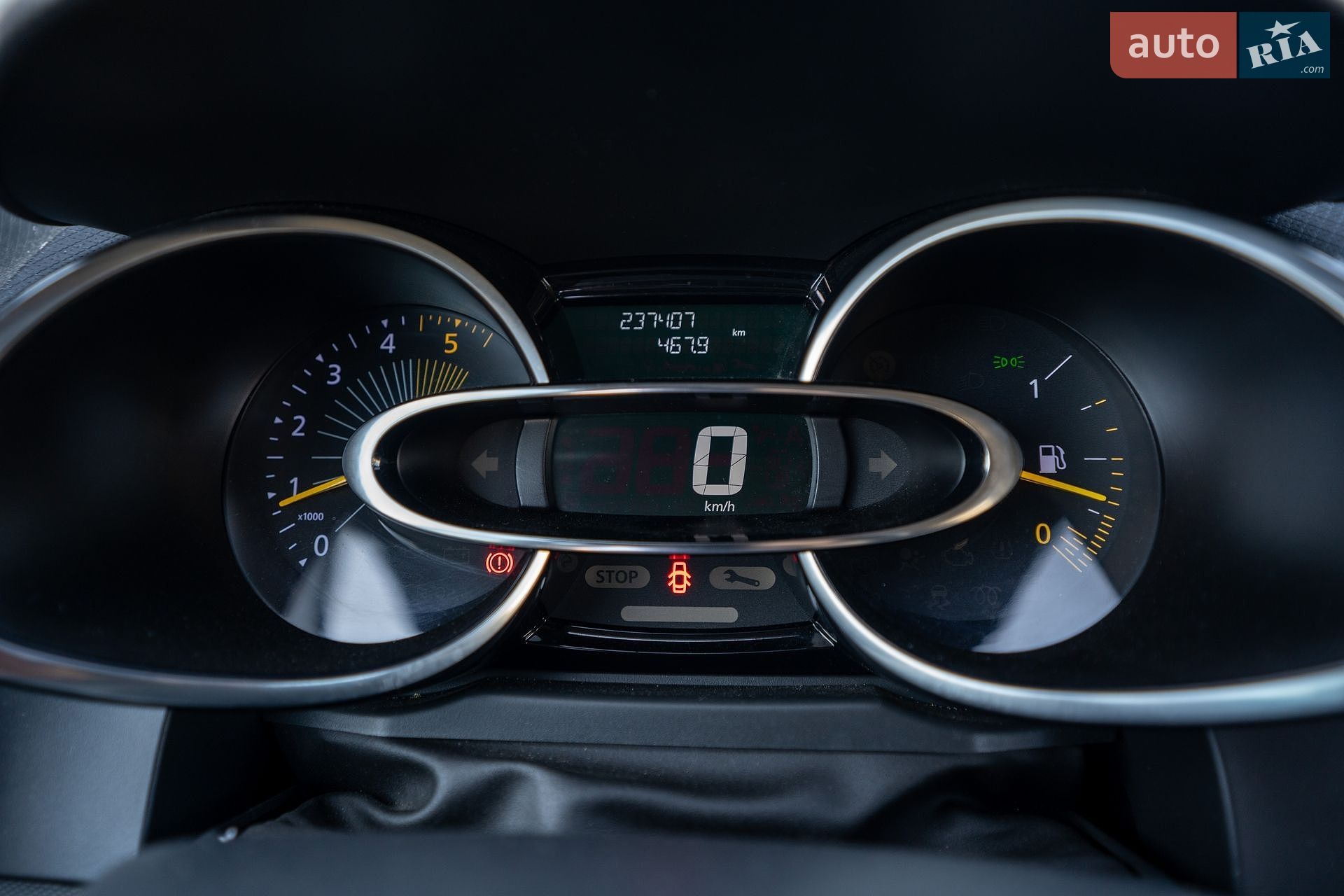 Renault Clio 2015 VIN VF17RJL0H53160916 фото оголошення 21 з 24