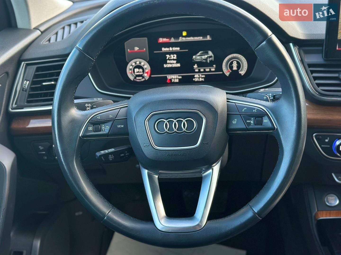 Audi Q5 2021 VIN WA1BAAFY2M2020926 фото оголошення 13 з 25
