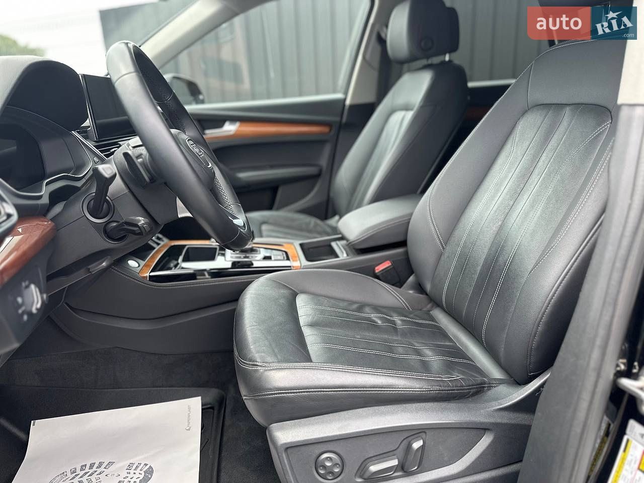 Audi Q5 2021 VIN WA1BAAFY2M2020926 фото оголошення 18 з 25