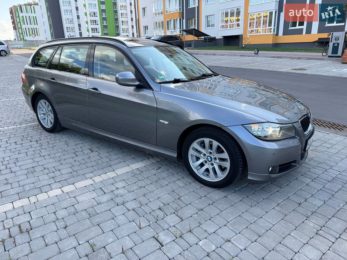 BMW 3 Series 2010 VIN WBAUS91020A189613 фото оголошення 8 з 41