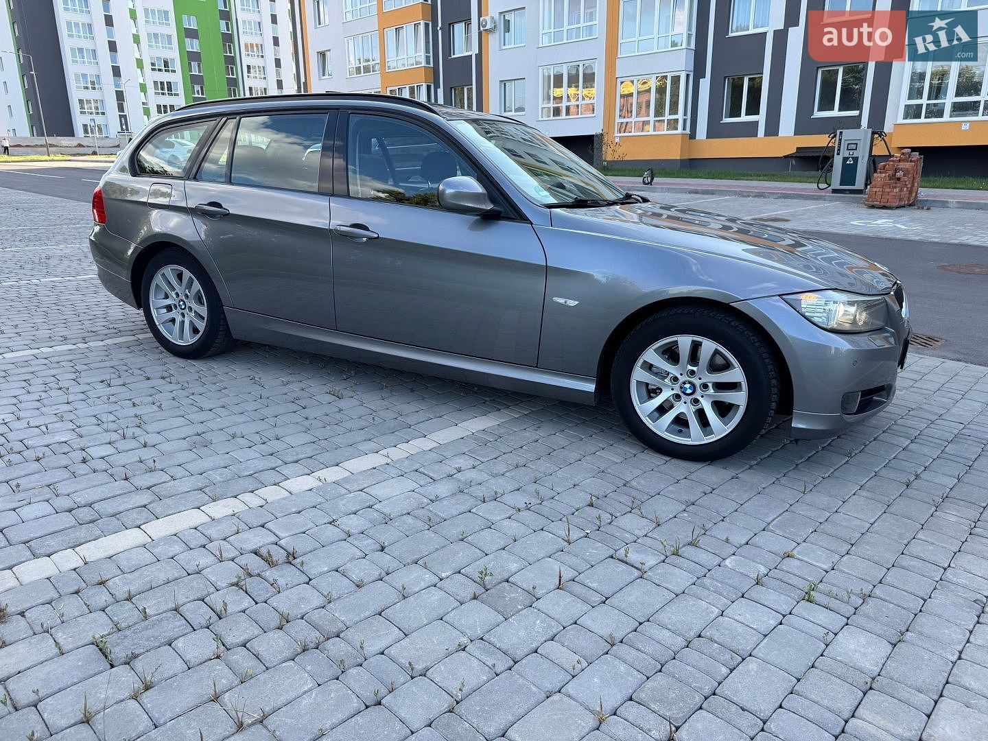 BMW 3 Series 2010 VIN WBAUS91020A189613 фото оголошення 9 з 41