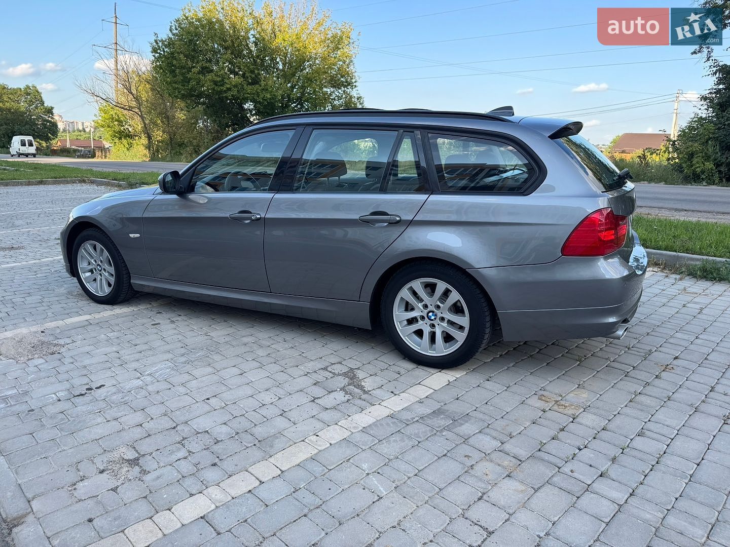 BMW 3 Series 2010 VIN WBAUS91020A189613 фото оголошення 12 з 41
