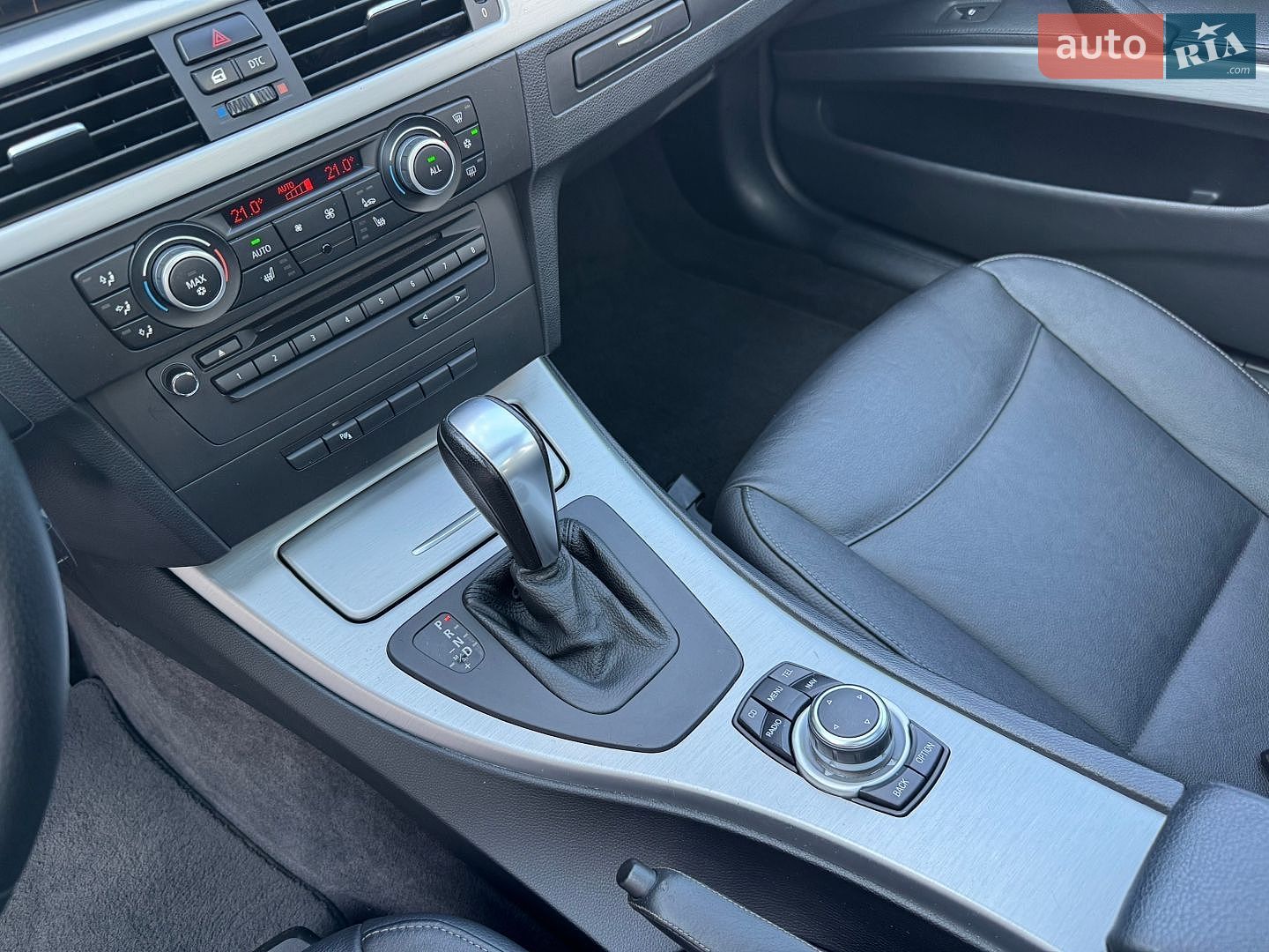 BMW 3 Series 2010 VIN WBAUS91020A189613 фото оголошення 21 з 41