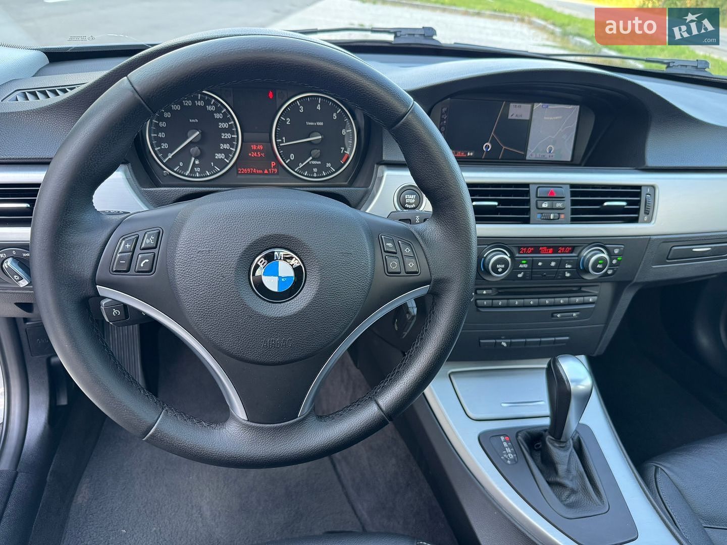 BMW 3 Series 2010 VIN WBAUS91020A189613 фото оголошення 22 з 41
