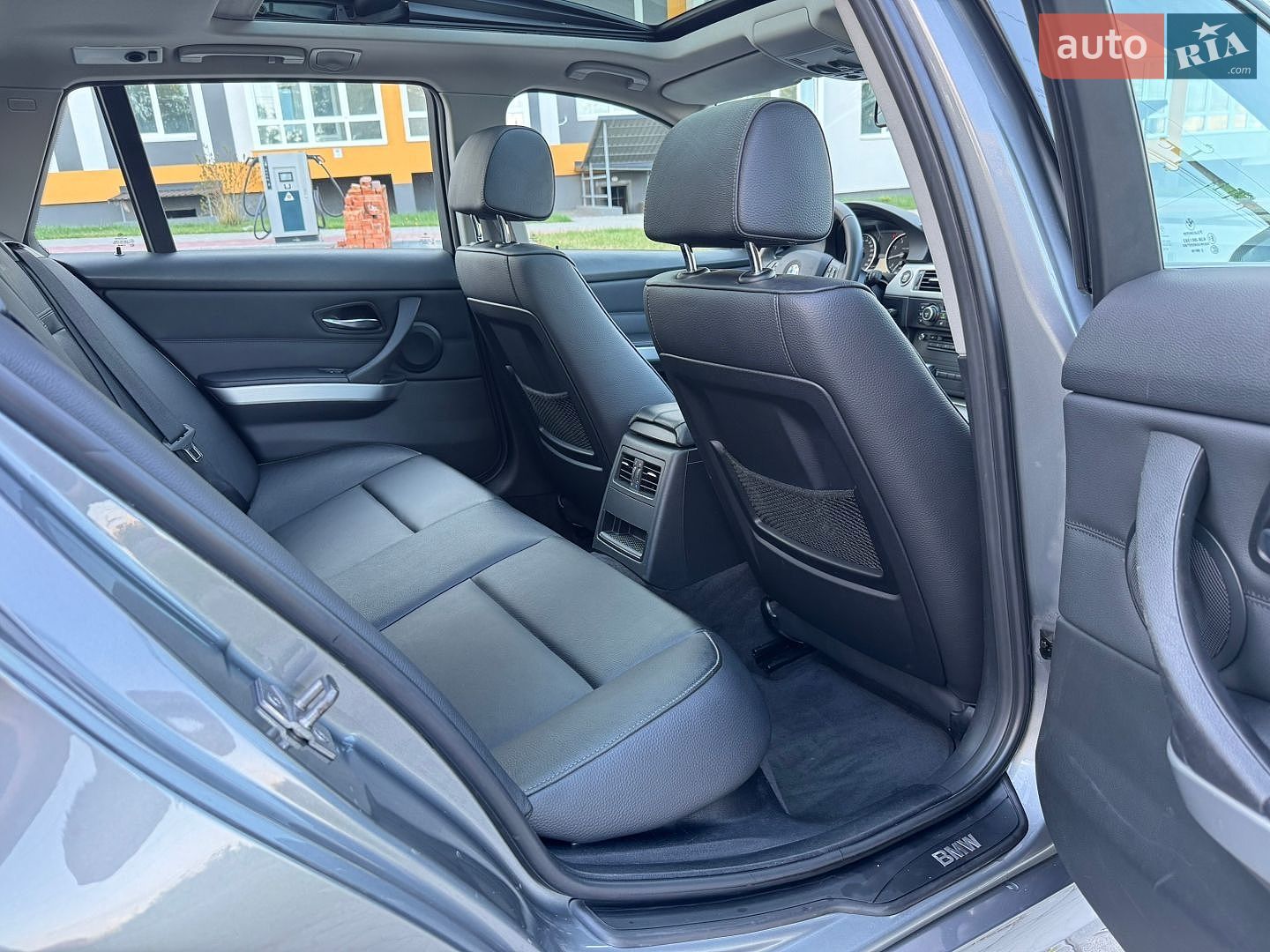 BMW 3 Series 2010 VIN WBAUS91020A189613 фото оголошення 33 з 41