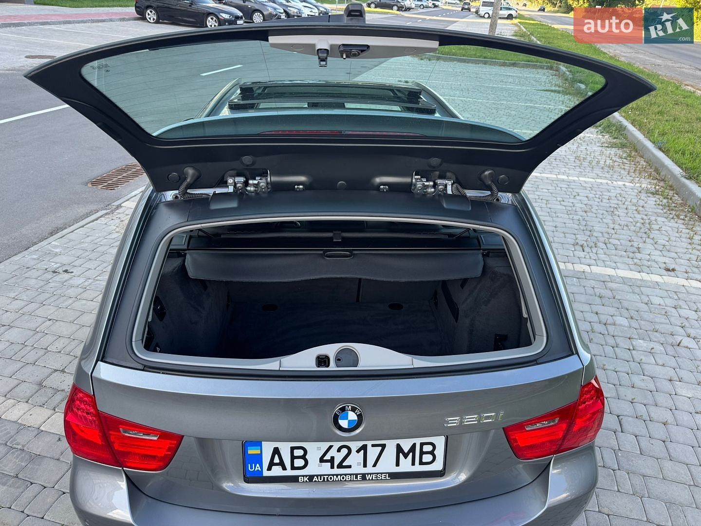 BMW 3 Series 2010 VIN WBAUS91020A189613 фото оголошення 35 з 41