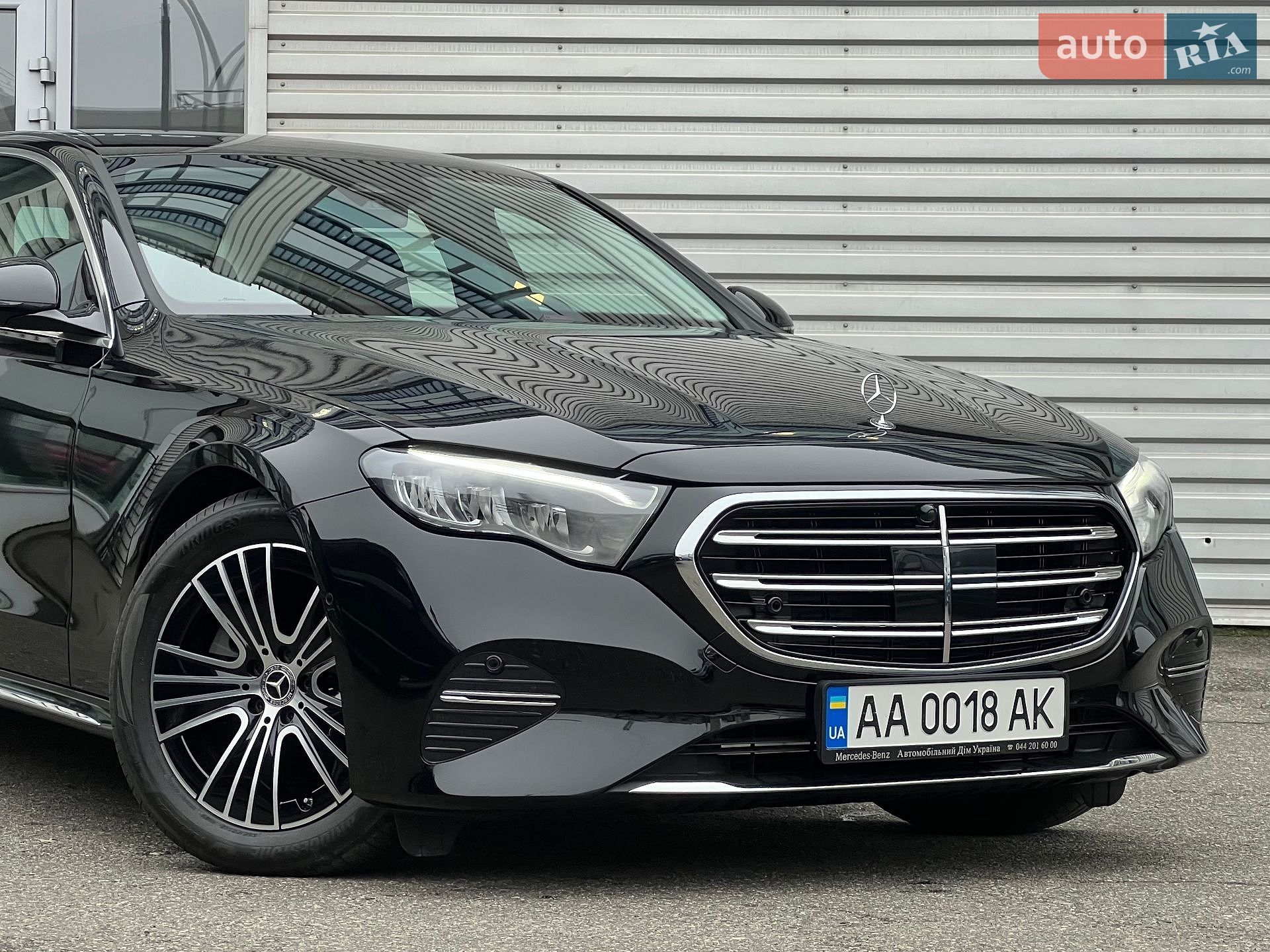 Mercedes-Benz E-Class 2024 VIN W1KLF0EB5RA054557 фото оголошення 4 з 43