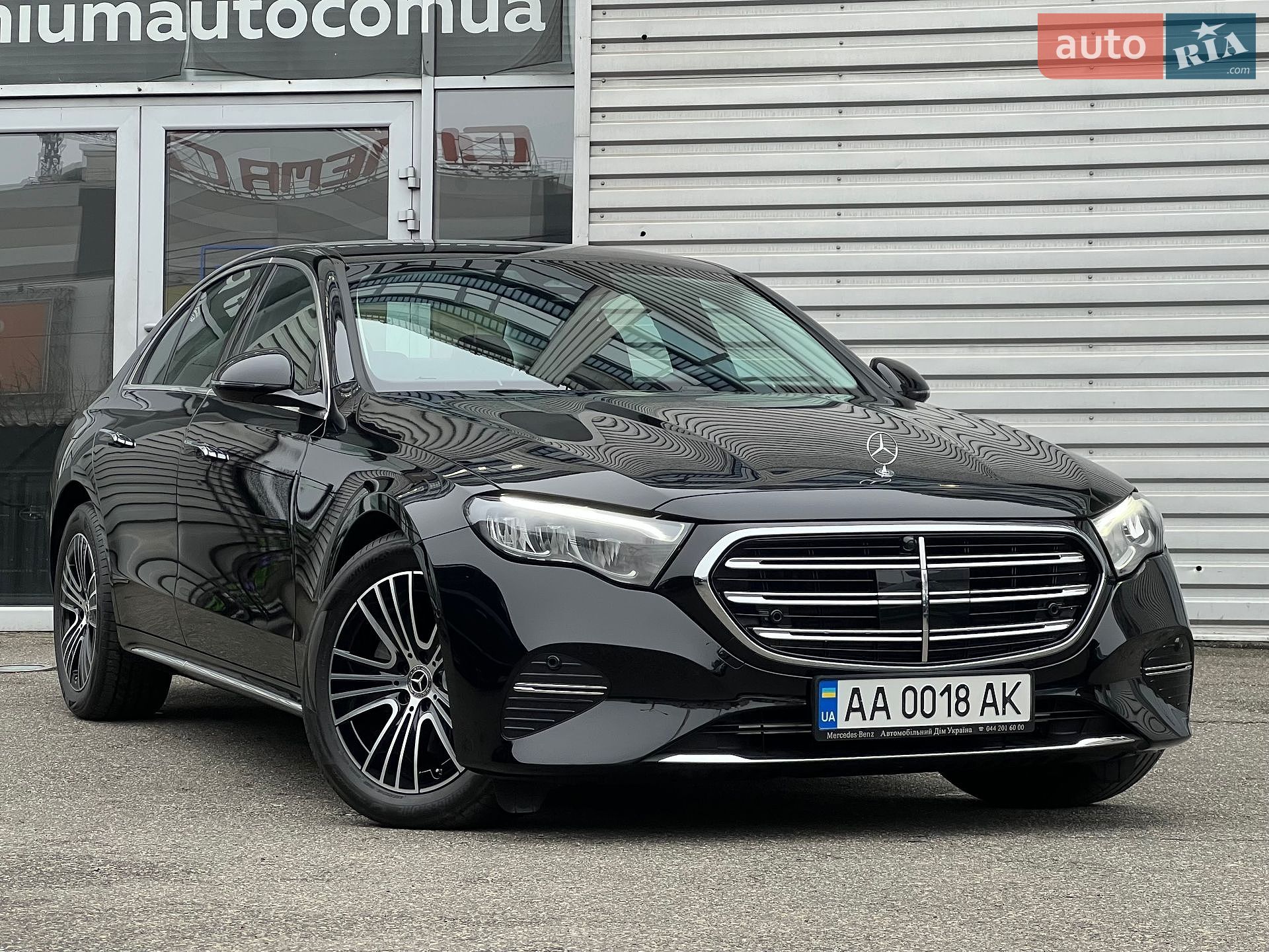 Mercedes-Benz E-Class 2024 VIN W1KLF0EB5RA054557 фото оголошення 2 з 43