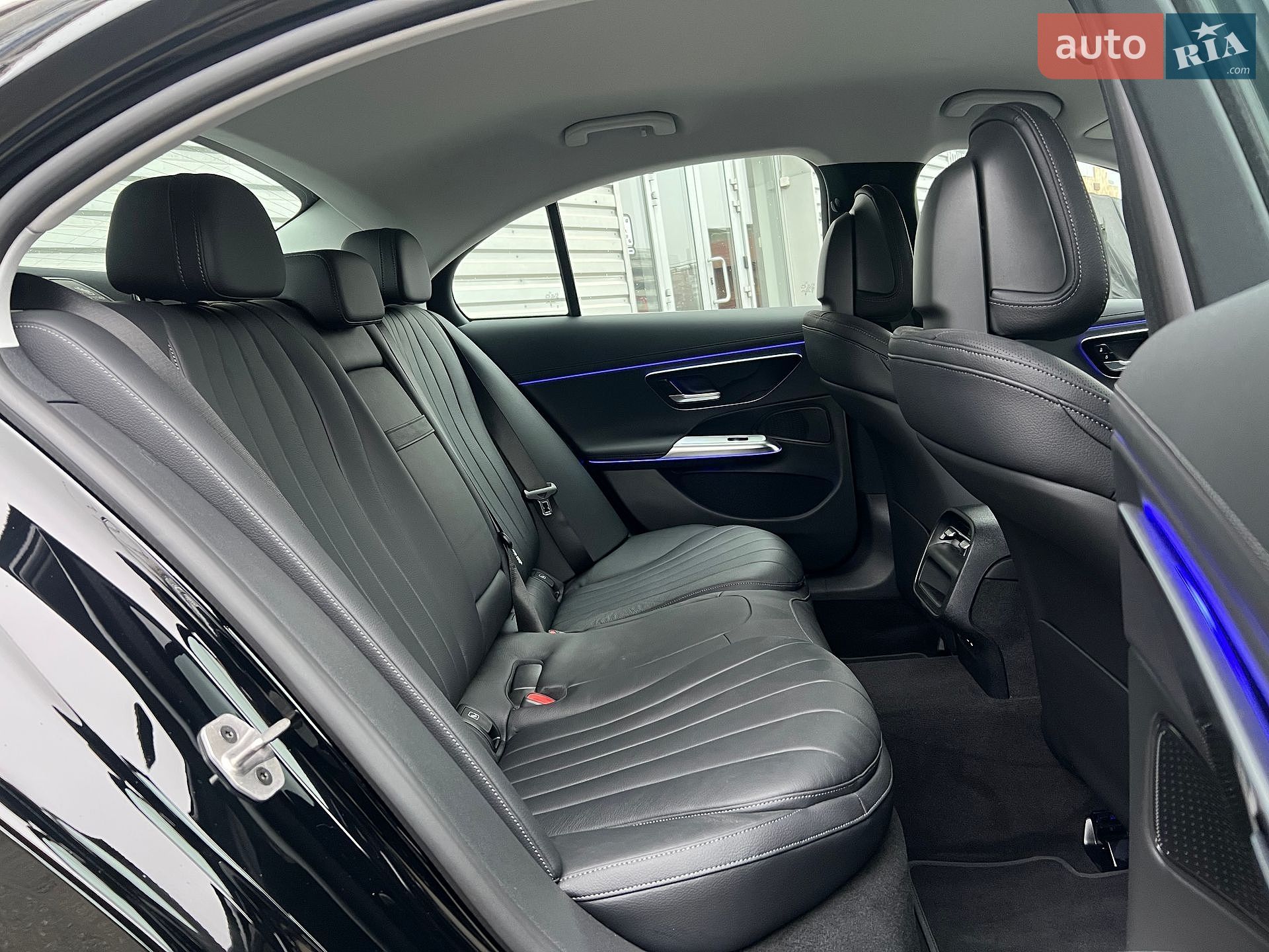 Mercedes-Benz E-Class 2024 VIN W1KLF0EB5RA054557 фото оголошення 26 з 43